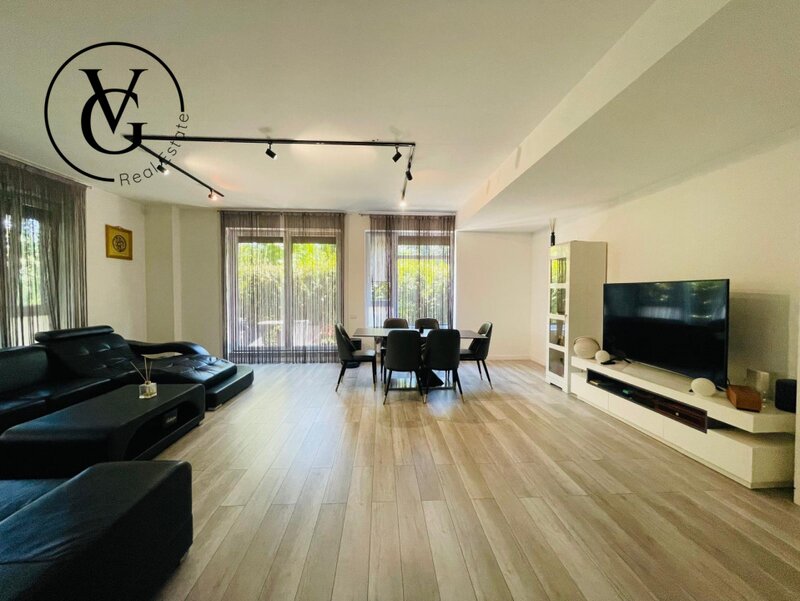 Fabrica de Glucoza Apartament spatios  Curte privata   2 Locuri de parcare