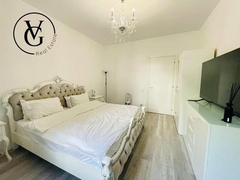 Fabrica de Glucoza Apartament spatios  Curte privata   2 Locuri de parcare