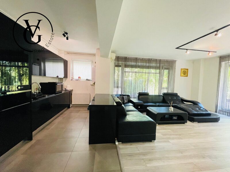 Fabrica de Glucoza Apartament spatios  Curte privata   2 Locuri de parcare