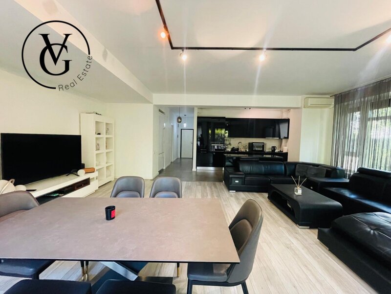 Fabrica de Glucoza Apartament spatios  Curte privata   2 Locuri de parcare