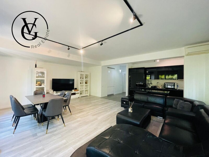 Fabrica de Glucoza Apartament spatios  Curte privata   2 Locuri de parcare